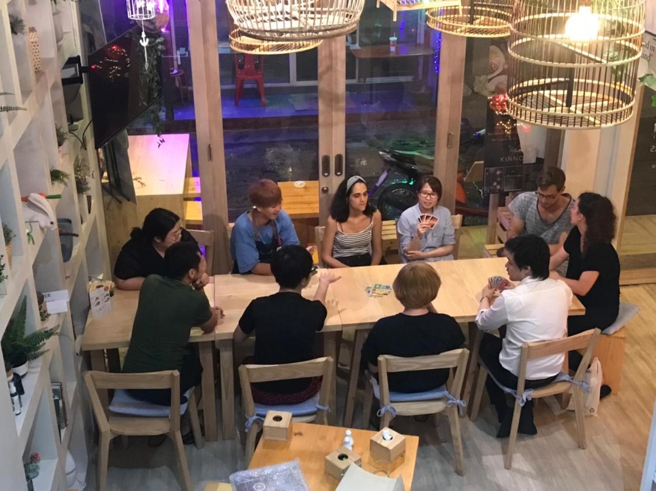 Kinnon Deluxe Hostel Coworking Cafe Bangkok Exteriör bild