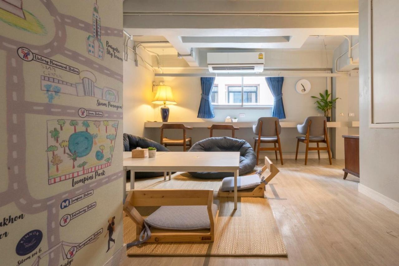 Kinnon Deluxe Hostel Coworking Cafe Bangkok Exteriör bild